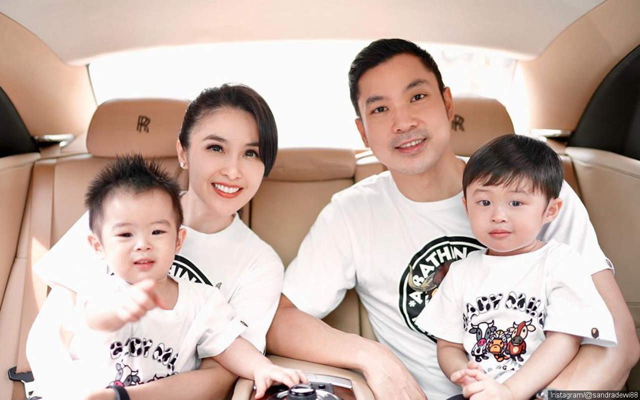 2 Putra Sandra Dewi Super Nasionalis, Aksi Hormat Saat Upacara HUT RI Bikin Gemas