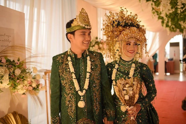 Momen bahagia saat pernikahan 