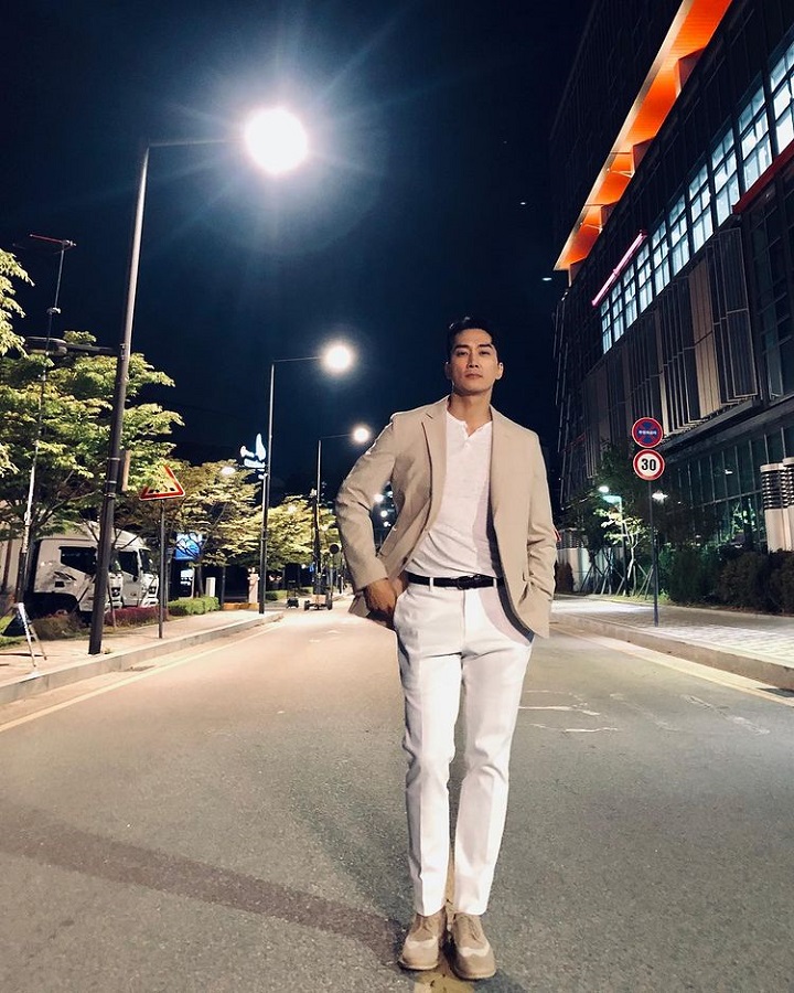 Tampil gagah dengan OOTD semi formal 
