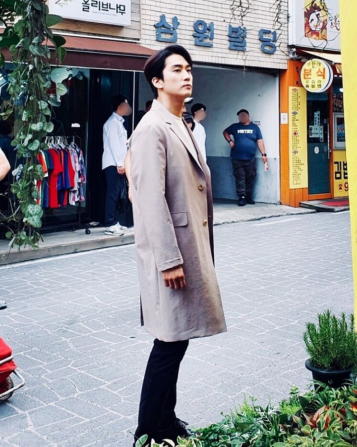 OOTD kece dengan <i>coat</i>