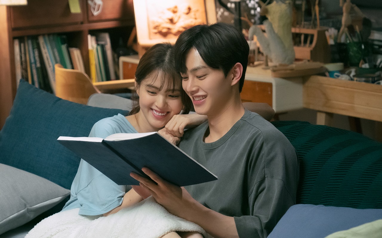 Song Kang dan Han So Hee Kompak Pilih Adegan Romantis Sebagai Terfavorit di 'Nevertheless'