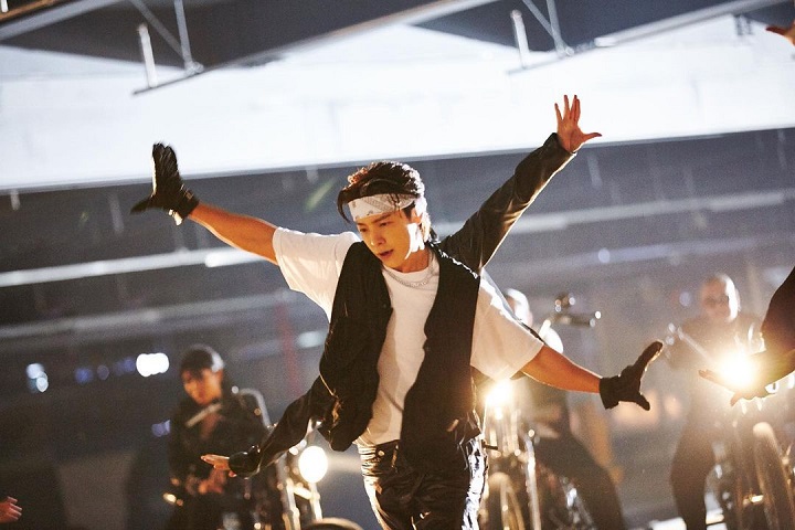 Penuh Semangat Saat <i>Dance</i>
