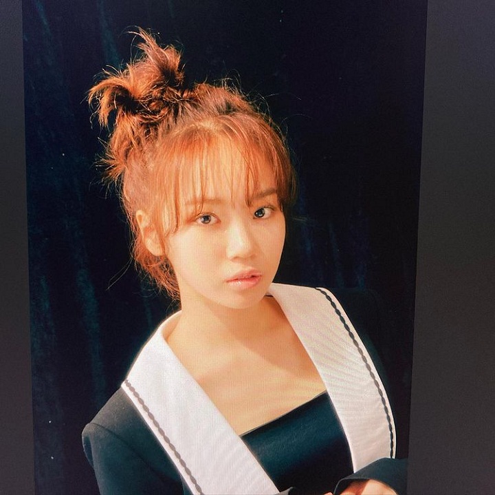 Kim chaewon tampil beda