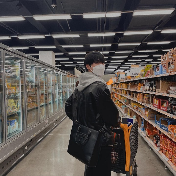 <i>Groceries Shopping</i> Bikin Halu