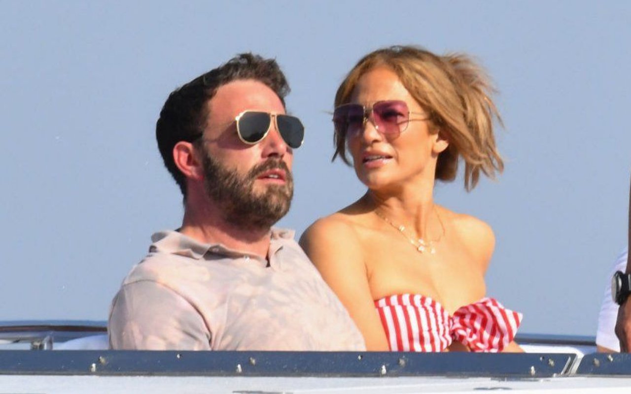 Ben Affleck Diduga Siap Lamar Jennifer Lopez Usai Kepergok Cari Cincin Tunangan Bareng Ibu dan Anak