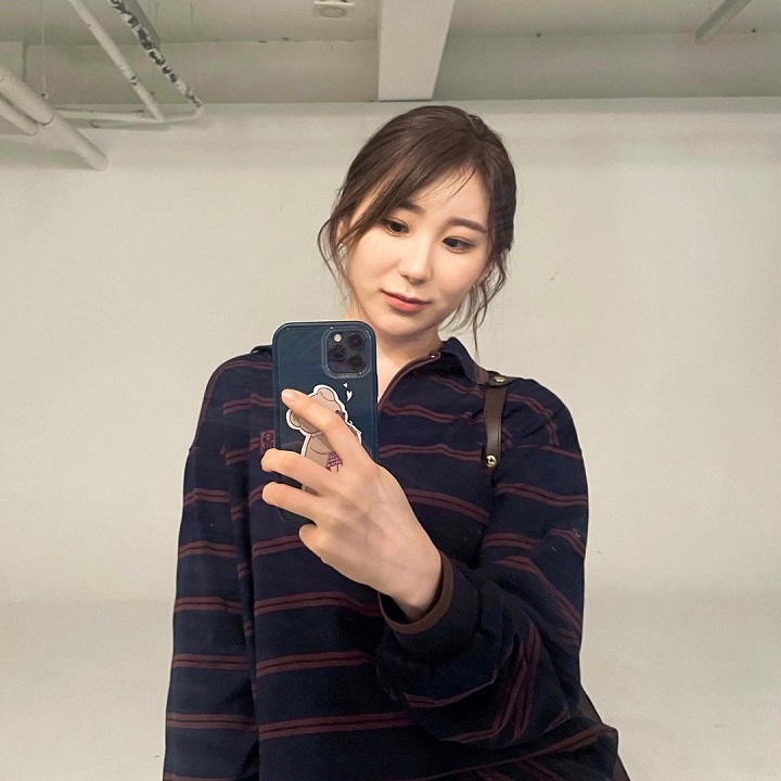 Potret <i>Mirror Selfie</i> Kegemaran Idol