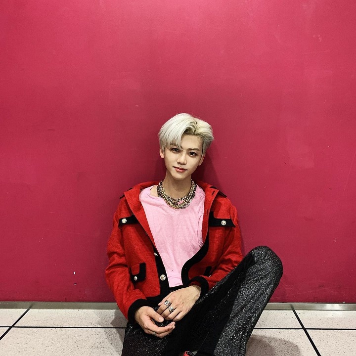 Tampil Beda Dengan Rambut Blonde