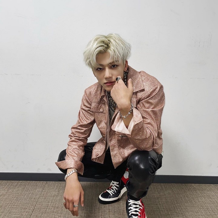 Kenakan <i>Outfit Stage</i> Keren