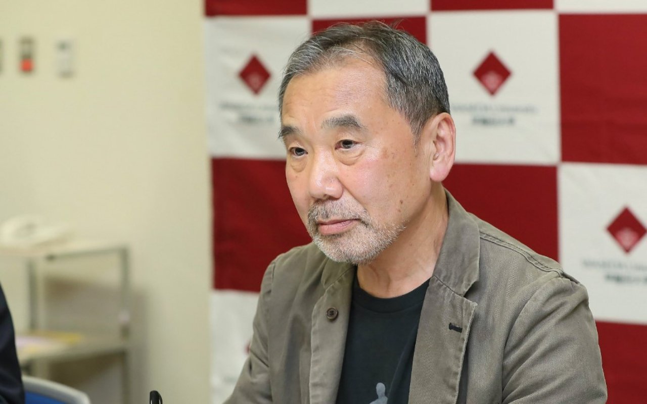 Dinilai Abaikan Lonjakan COVID-19, Novelis Jepang Kritik Perdana Menteri Yoshihide Suga
