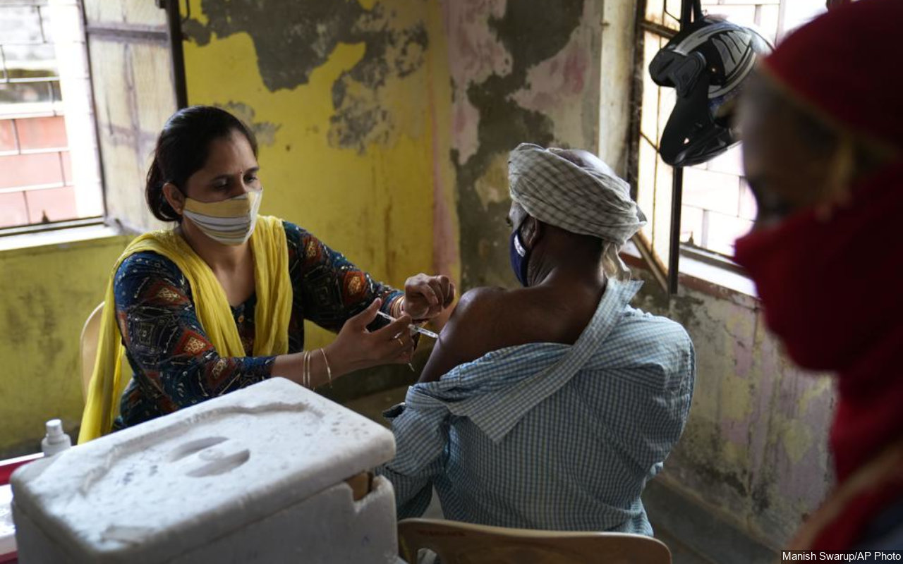 India Berhasil Tingkatkan Vaksinasi COVID-19 Di Pedesaan Saat Kekhawatiran Akan Pasokan Melanda