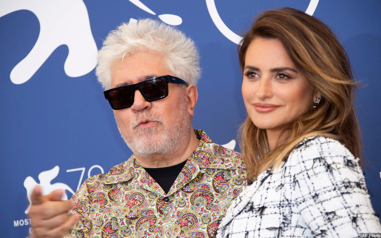 Penelope Cruz Ikut Hadiri Festival Film Venesia, Sebut Pedro Almodovar Sang Penyelamat