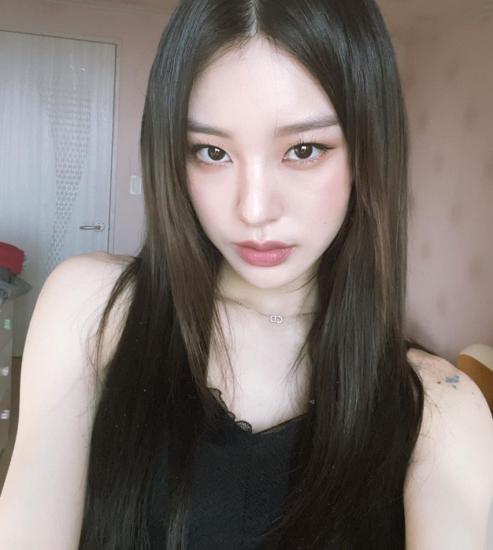 Potret <i>Selfie</i> Cantik
