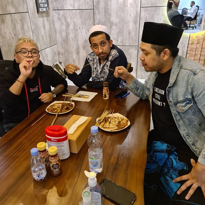 Nongkrong Bareng Tretan Muslim Dan Habib