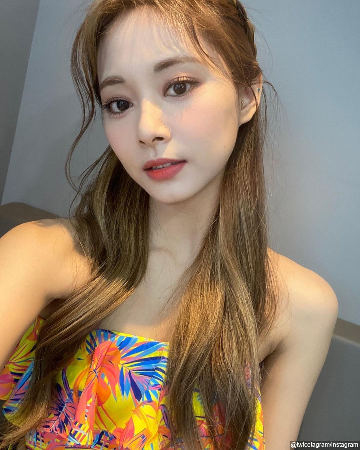 Senyum tipis Tzuyu lelehkan hati