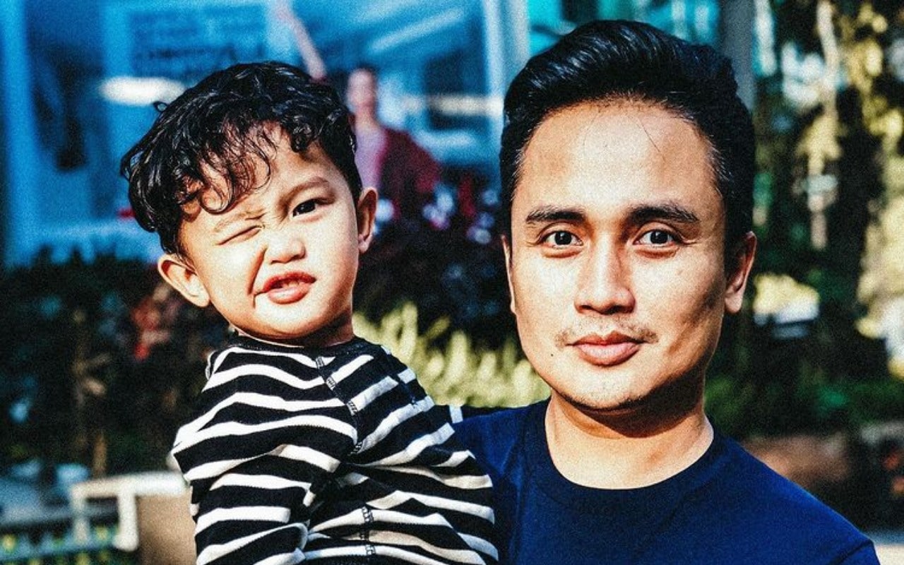 7 Momen Denny Darko Jadi Family Man Usai Disebut Kemungkinan Miliki Gangguan Jiwa