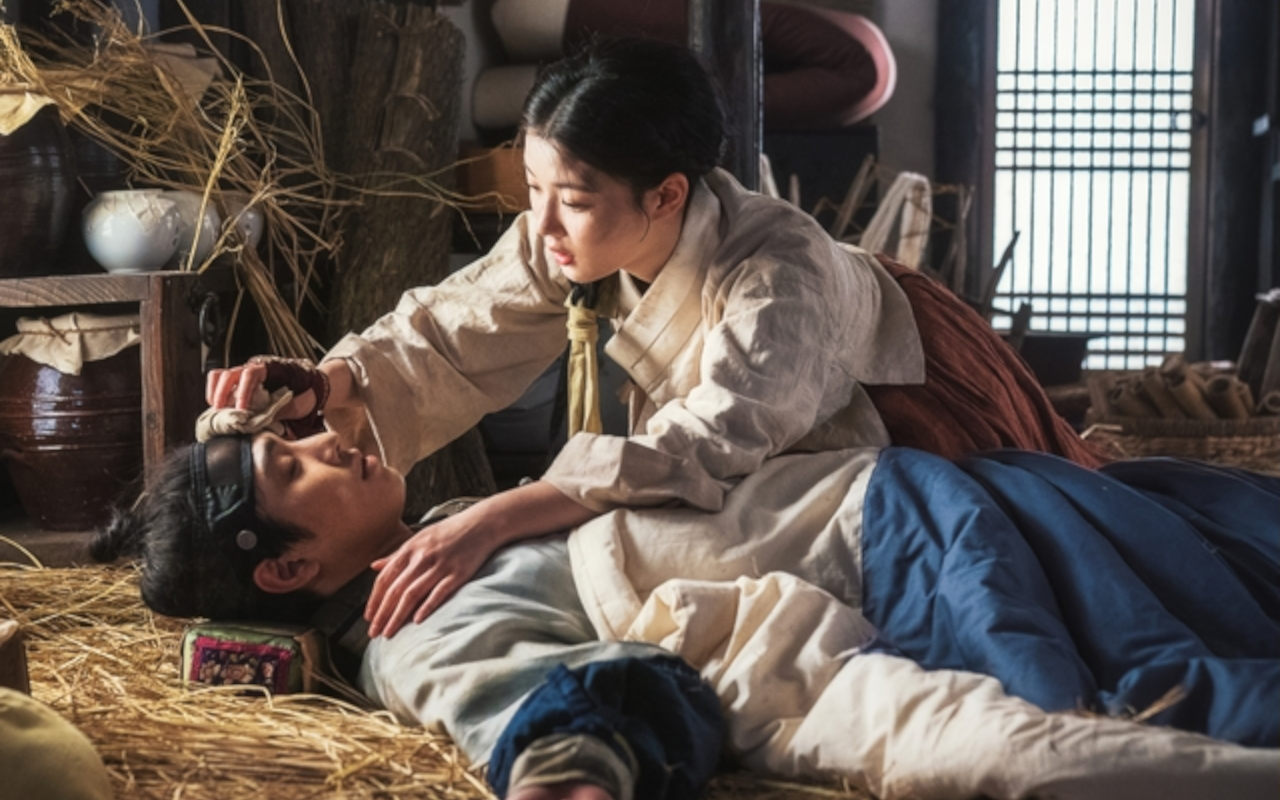 Ahn Hyo Seop Ngaku Nyaman Saat Dipeluk Kim Yoo Jung di Lokasi Syuting 'Red Sky'