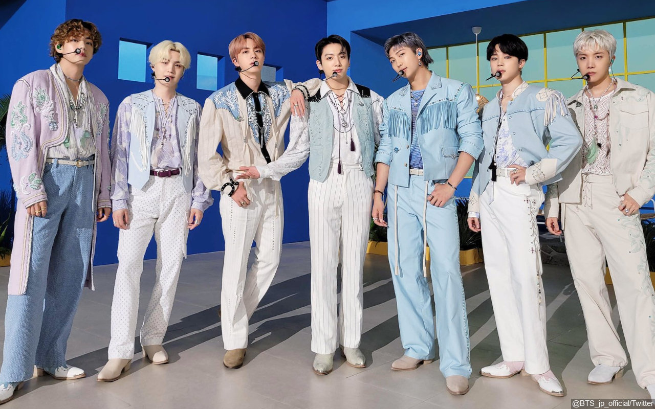 Setelah debut sekian lama, pelatih vokal BTS menyebutkan bahwa menyaksikan perkembangan kemampuan mereka sejak trainee mereka sebagai pengalaman menyenangkan. Apa alasannya?