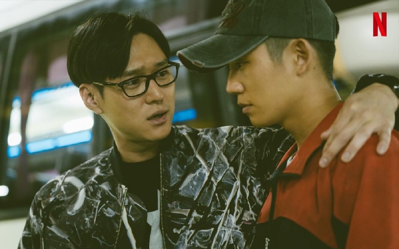 Serial Netflix 'D.P.' akan digugat oleh Korea Seven yang menjalankan Convenience Store 7-11. Simak berita di bawah ini untuk mengetahui permasalahan lengkapnya.