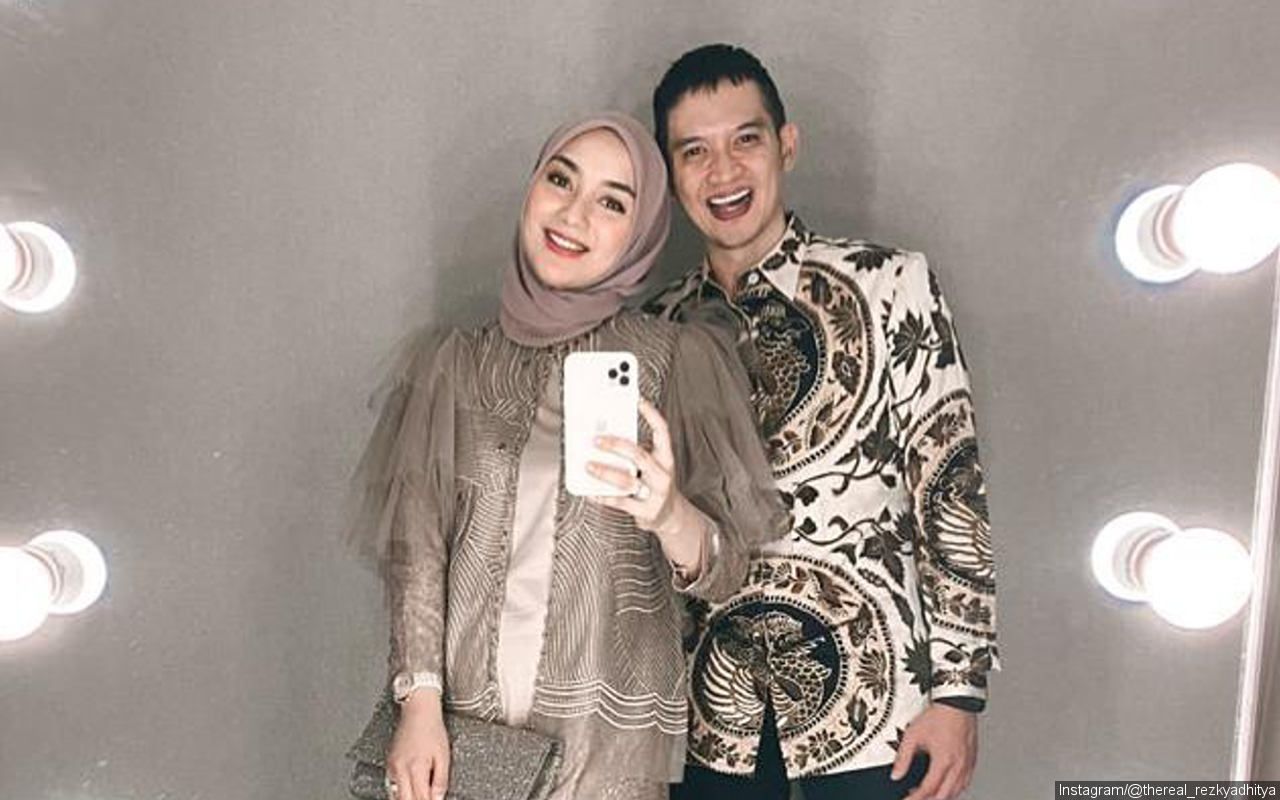 Dipolisikan Wenny Ariani, Rezky Aditya Tebar Pesona Serba Pinky Picu Sindiran 'Iblis'