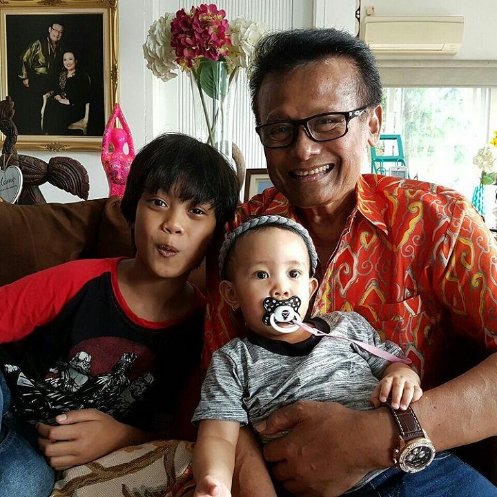 Momen Ngemong Cucu
