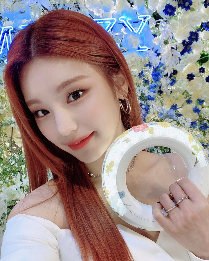 Senyum manis yeji sukses bikin hati berdebar