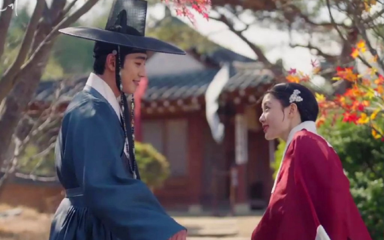 Interaksi Ahn Hyo Seop dan Kim Yoo Jung Saat Syuting Adegan Romantis 'Red Sky' Jadi Sorotan