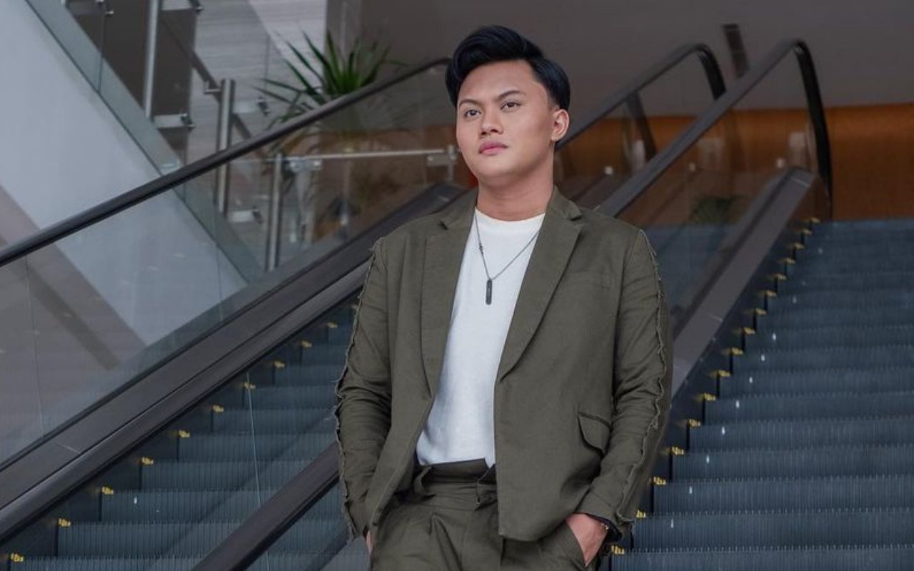 Rizky Febian Buat Sayembara Ini Gara-Gara Tak Sempat Berkenalan dengan Gadis Cantik di Kafe