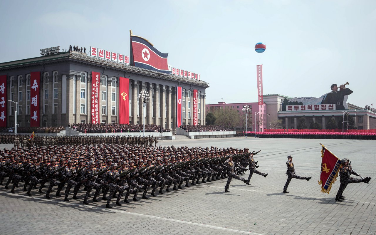  Korea Utara Adakan Parade Militer Tengah Malam Peringati Hari Jadi Ke-73