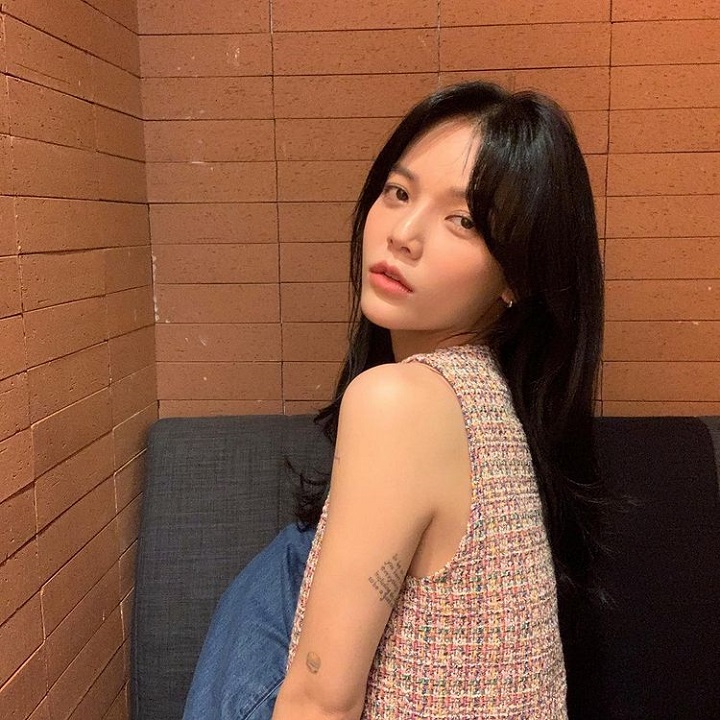 <I>Bare face</I> tetap cantik