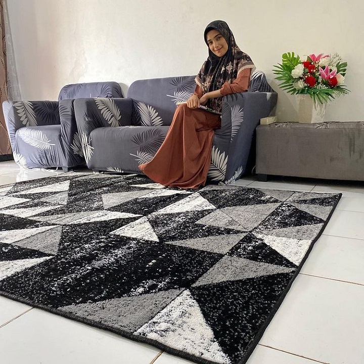 Cantik meski di rumah aja