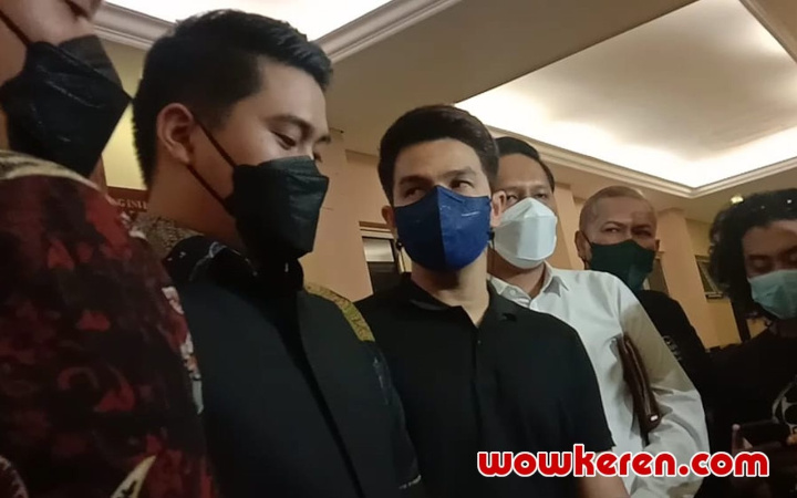 Jonathan Frizzy Justru Ngaku Jadi Korban KDRT Dhena Devanka