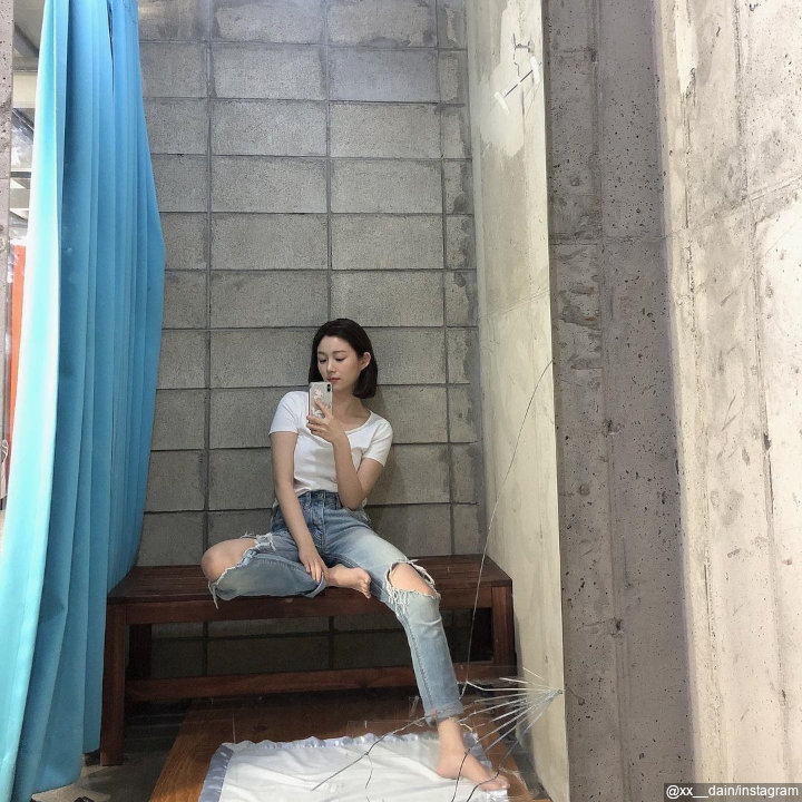 Suka kenakan <i>outfit</i> simpel
