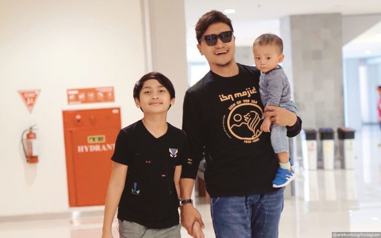 Mengandung Bawang, Video Curhatan Arie Untung Tentang Putra Sulung Hingga Kebiasaan yang Hilang