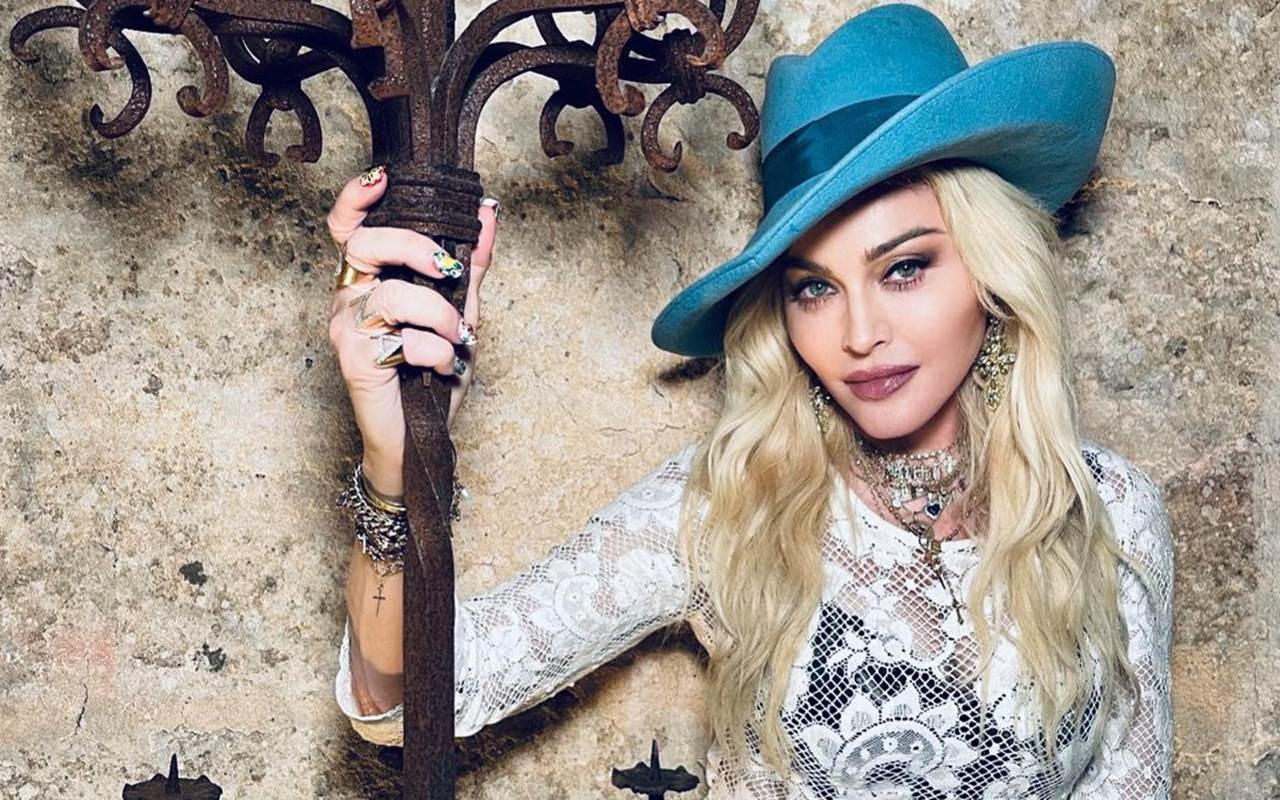 MTV VMA 2021: Madonna Kejutkan Penonton dengan Setelan Kulit, Tetap Memukau di Usia 60-an