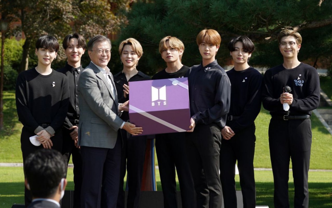 BTS Ditunggu Presiden Moon Jae In di Blue House Usai Ditunjuk Jadi 'Utusan Khusus Budaya Masa Depan'