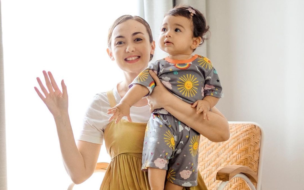 Putri Rianti Cartwright Pertama Kali Coba Durian di Usia 1 Tahun, Doyan?