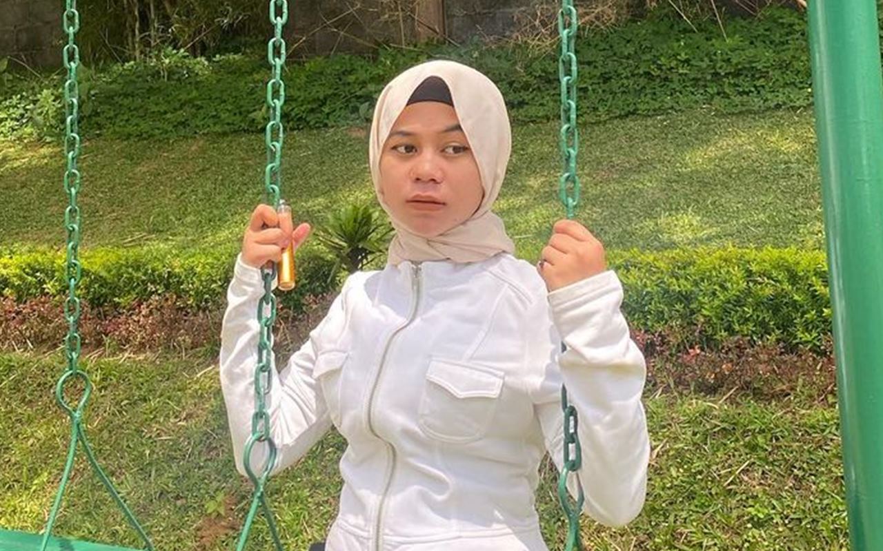 Cimoy Montok Lepas Hijab Ramai Dicibir 'Telan Ludah Sendiri'