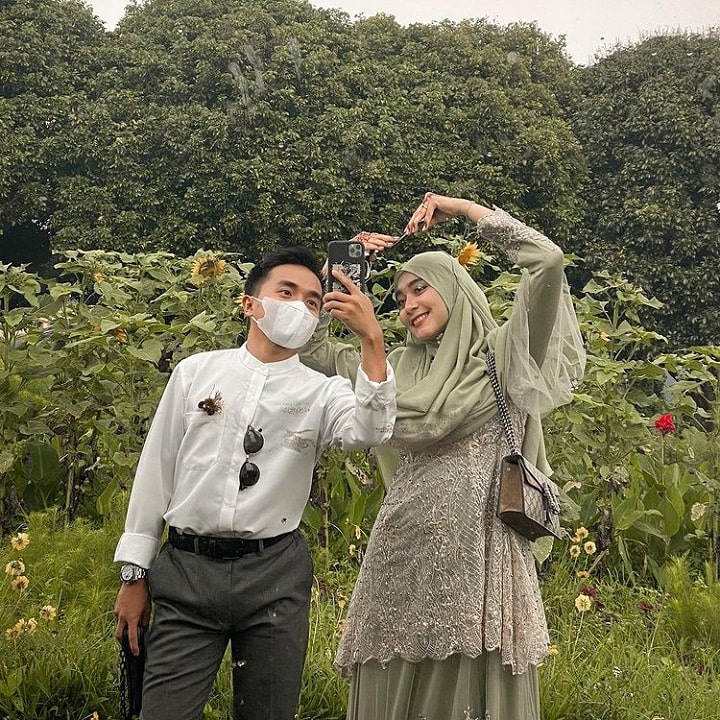 Romantis penuh gombalan