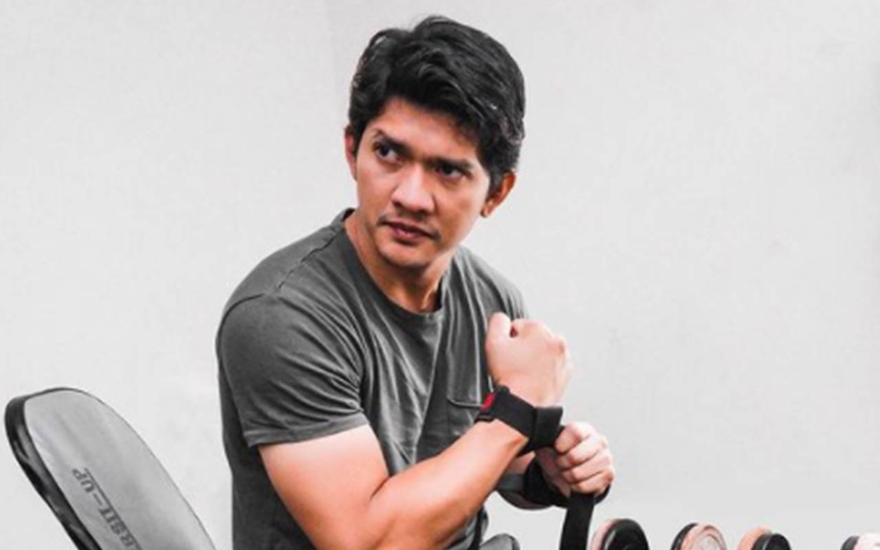 Jago Silat Sejak Usia 10 Tahun, Iko Uwais Kenang Momen Dikeroyok Satu Kelas Saat SMA