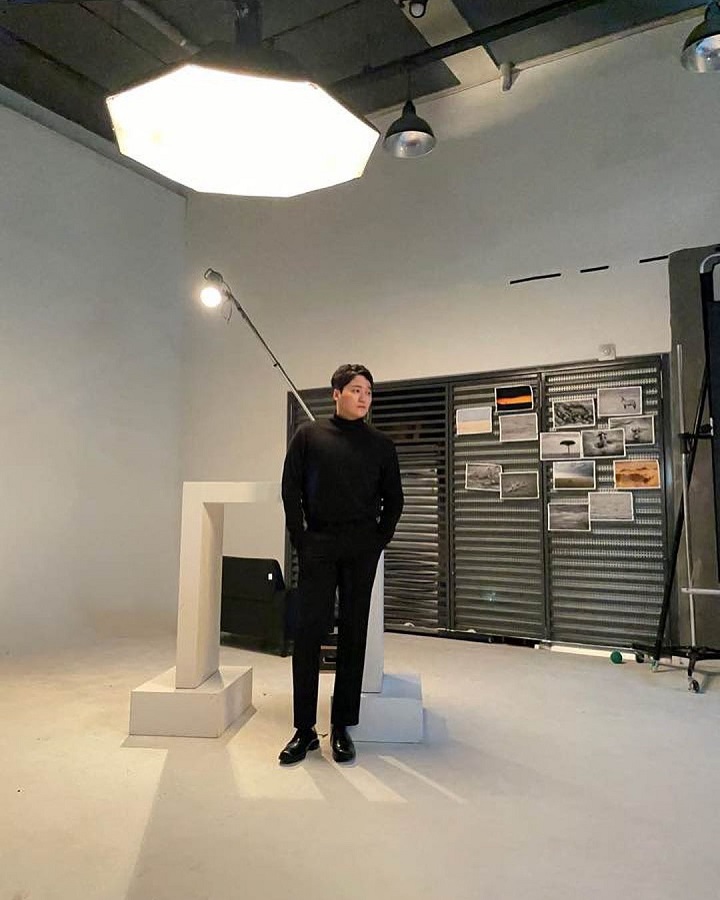 Padukan OOTD Serba Hitam