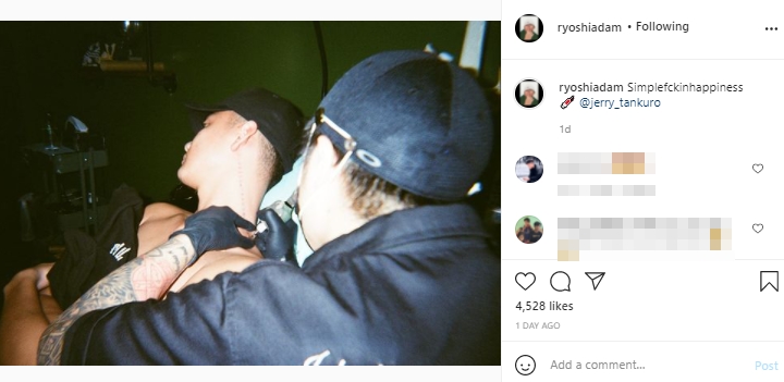 Adam Rosyadi \'Pacar Agnes Monica\' Nambah Tato Disinggung Soal Agama