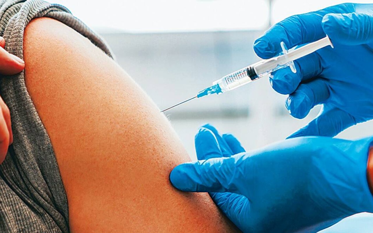 Praktis! Moderna dan Novavax Kembangkan Kombo Vaksin COVID-19/Flu