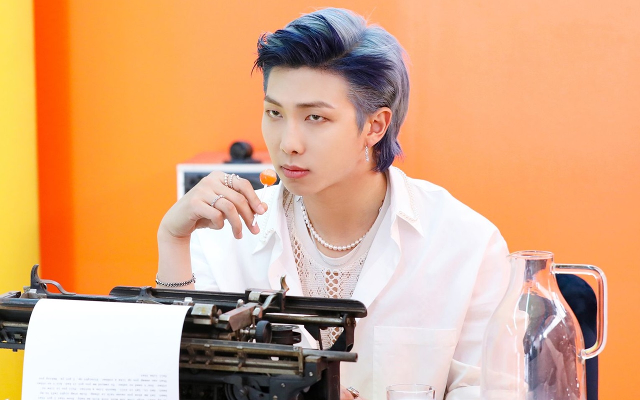 Fans Ragu RM BTS Jujur Soal Tinggi Badannya Usai Lihat Foto-Foto Ini