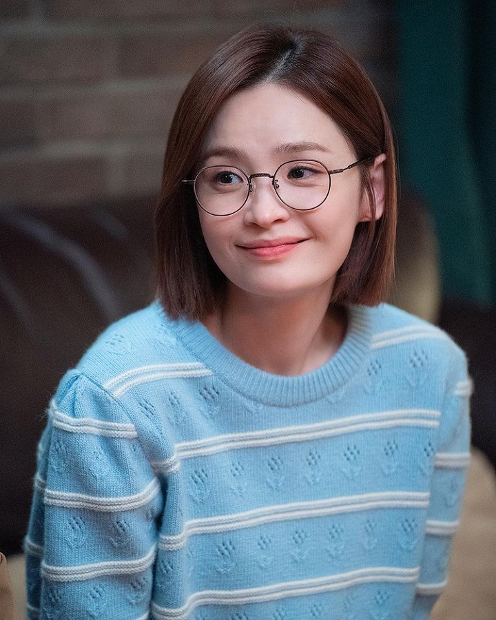 Senyum manis bikin terpana