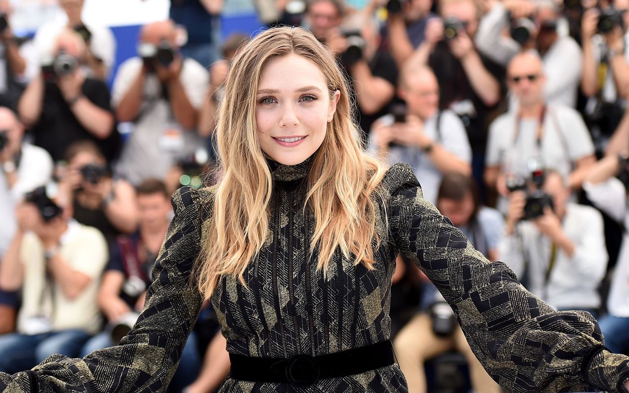 Emmy Awards 2021: Elizabeth Olsen Bikin Pangling Saat Hadir Dengan Gaya Rambut Pendek