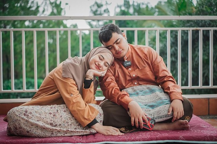 Kompak kenakan baju <i>couple </i>
