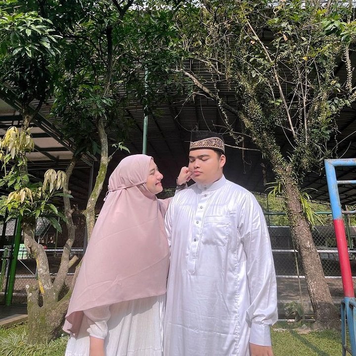 Momen <i>uwu</i> cubit pipi 