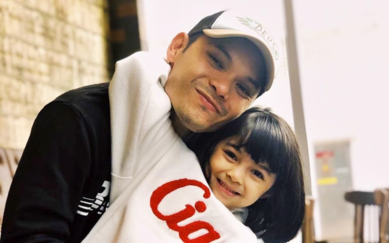 Fans Berat, Putri Cantik Ben Kasyafani Nangis Sesenggukan Perdana Ketemu Nirina Zubir