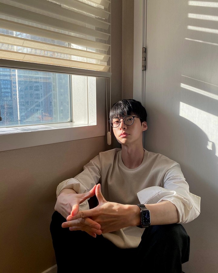 Visual Tampan Memikat Hati