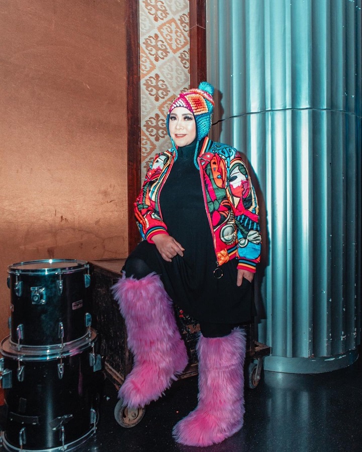 <i>Boots</i> Bulu <i>On Point</i>